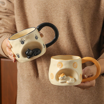 Taza de cerámica artesanal con rincón de gato durmiendo – 350ml