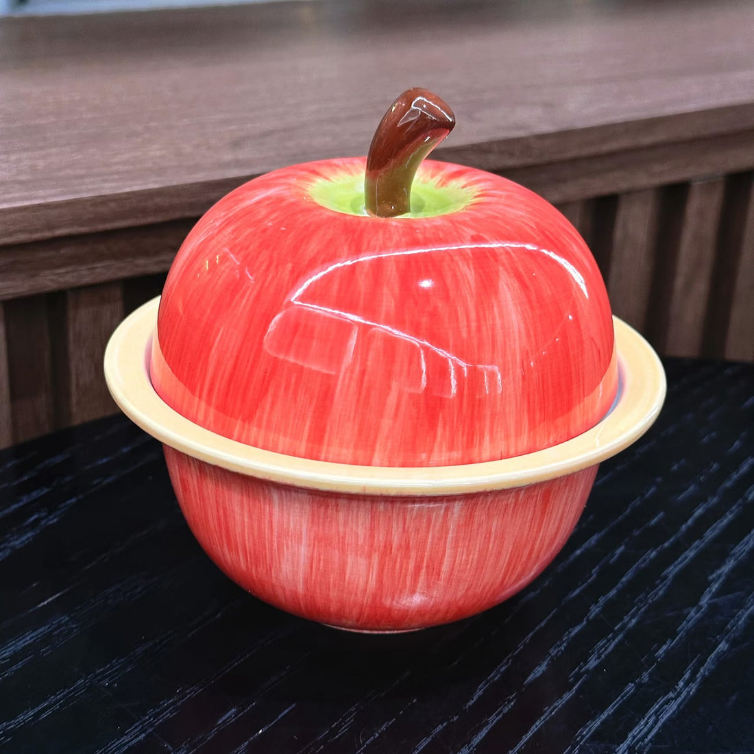 Handgemachte Apfel-Keramikschale