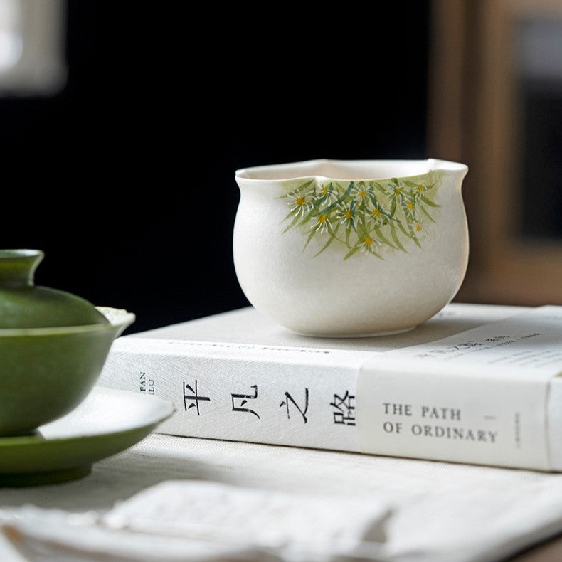 Hand-Painted Daisy Ceramic Fortune Pouch Coffee Mug