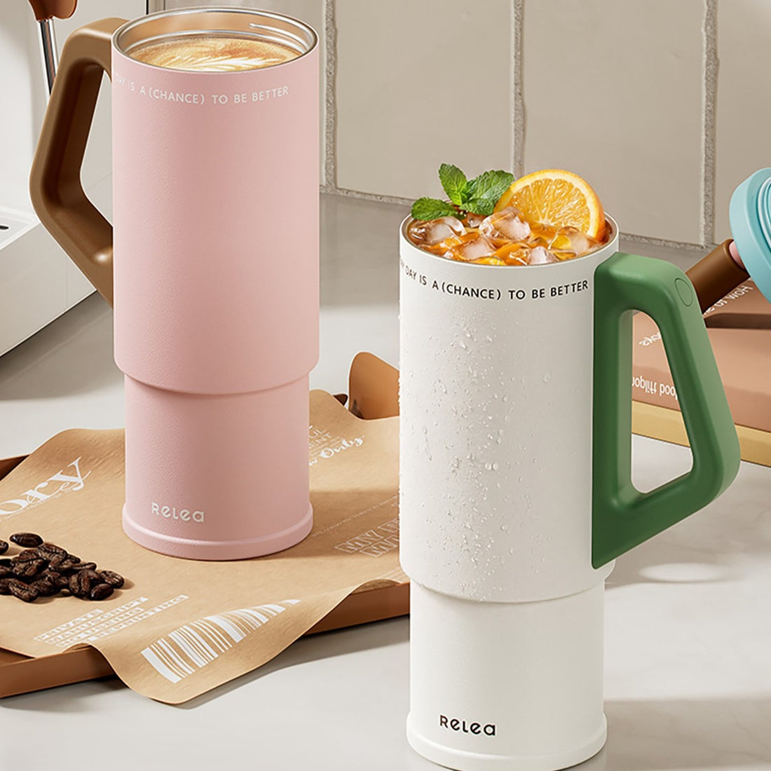 820ml Large Insulated Tumbler with Handle & Leak-Resistant Lid