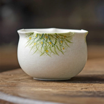 Hand-Painted Daisy Ceramic Fortune Pouch Coffee Mug
